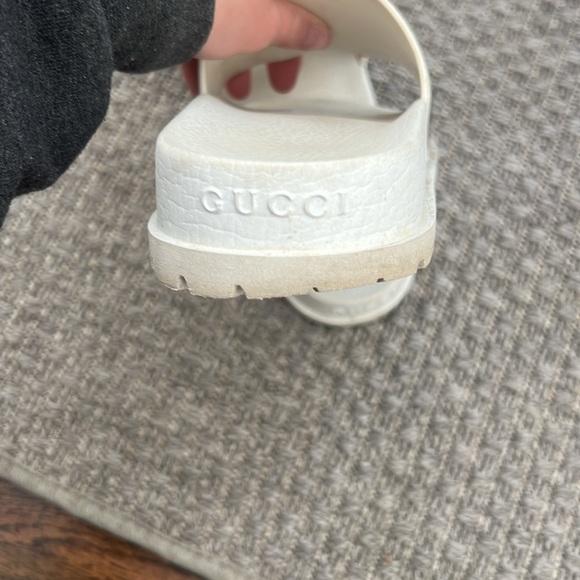 GUCCI SLIDES!💚❤️ - Picture 3 of 4